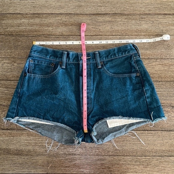 Levi’s White Oak Cone Denim Diy Cutoff Shorts - Picture 5 of 11